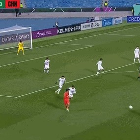 开云体育-王钰栋昨晚这表现真没法黑：对手被撞飞3米远，4镜头真的强！